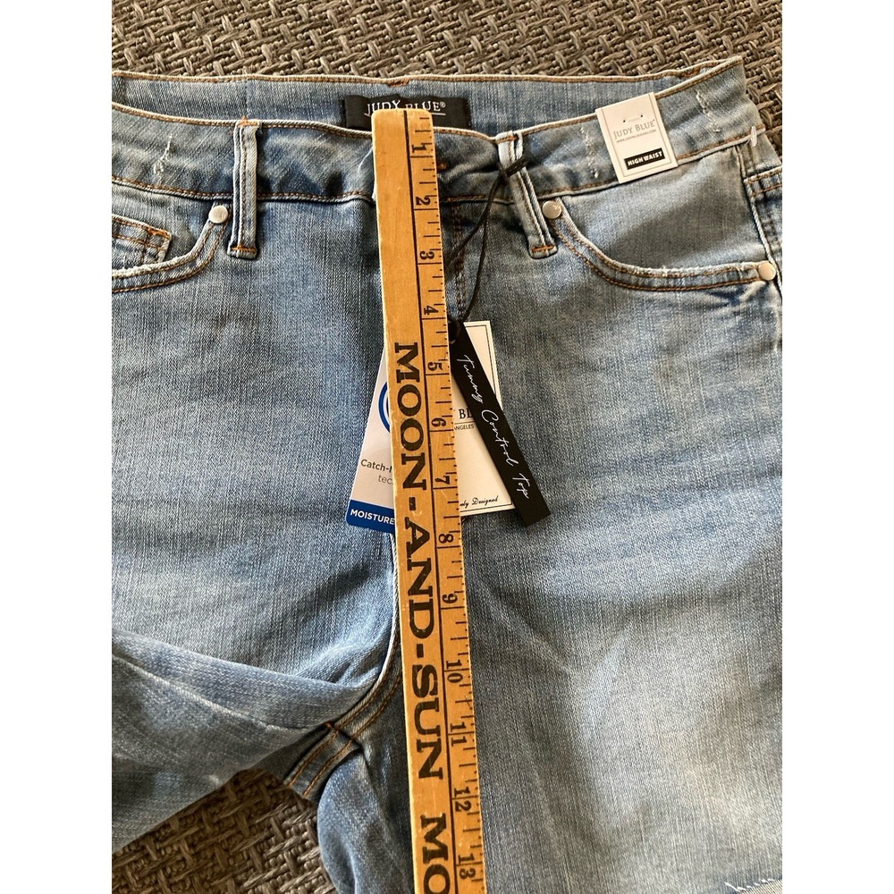 Judy Blue Shorts NWT Women's Size Large High Waist Tummy Moisture Control Denim - Picture 9 of 16